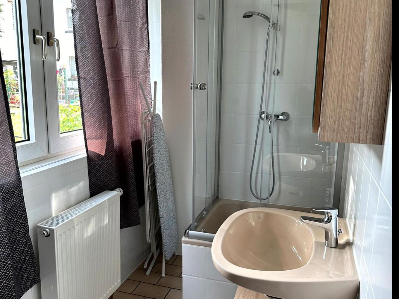 Cozy Apartment With Garden In Gelsenkirchen Zewnętrze zdjęcie